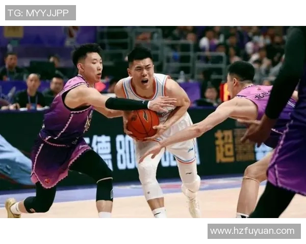 高诗岩：从青涩新星到篮球场上的璀璨明星之路探索