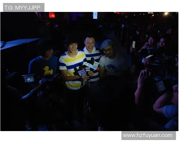 篮球场上的DJ明星如何用音乐点燃比赛激情与观众热情